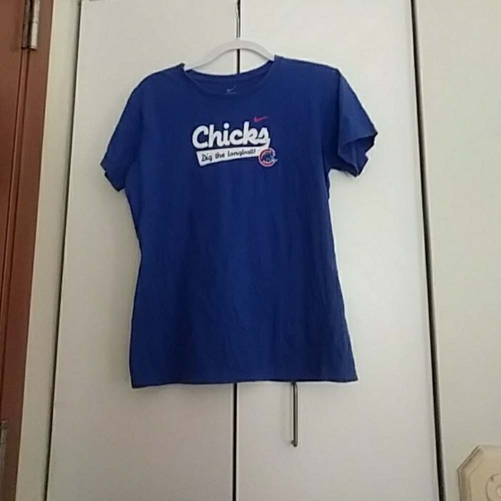 Women's Nike Chicago cubs t-shirt